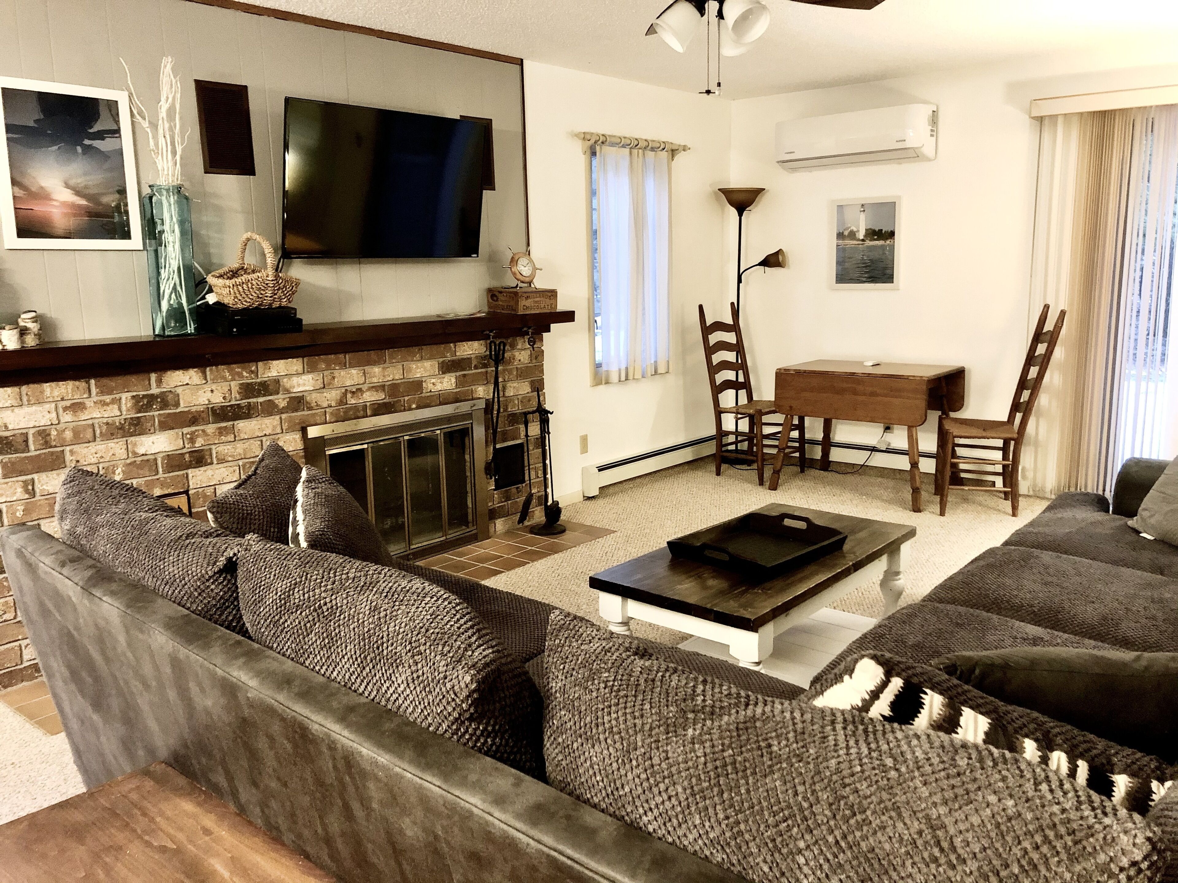 Great Glen Arbor location! Private wooded setting, quick walk to town! Sleeps 9