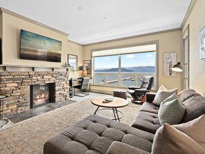 Télévision, cheminée