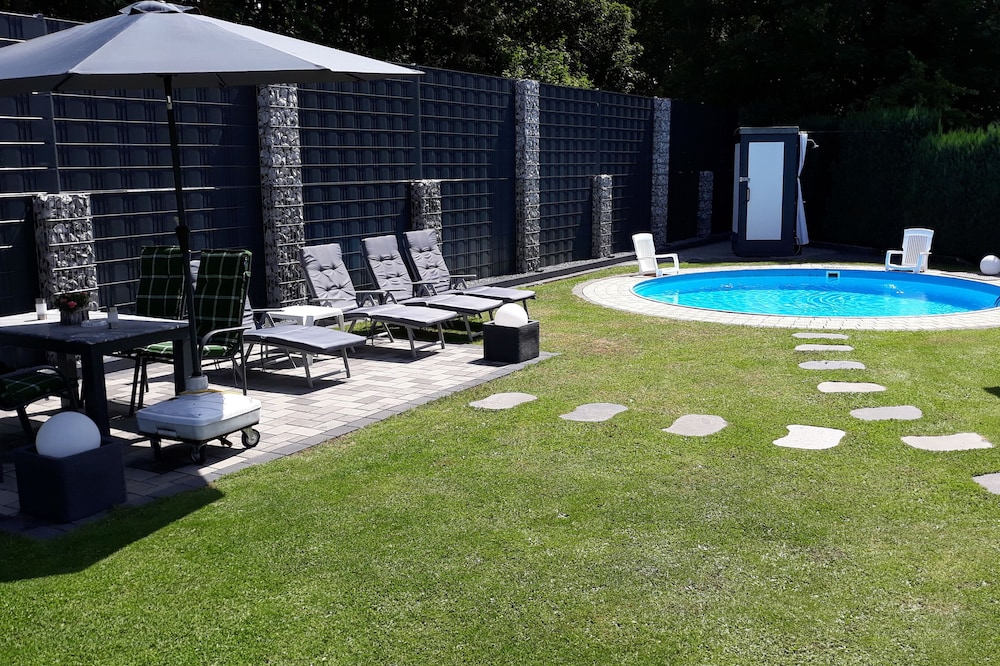 Apartment Meyer with pool and garden sauna, exclusive apartment, newly built
