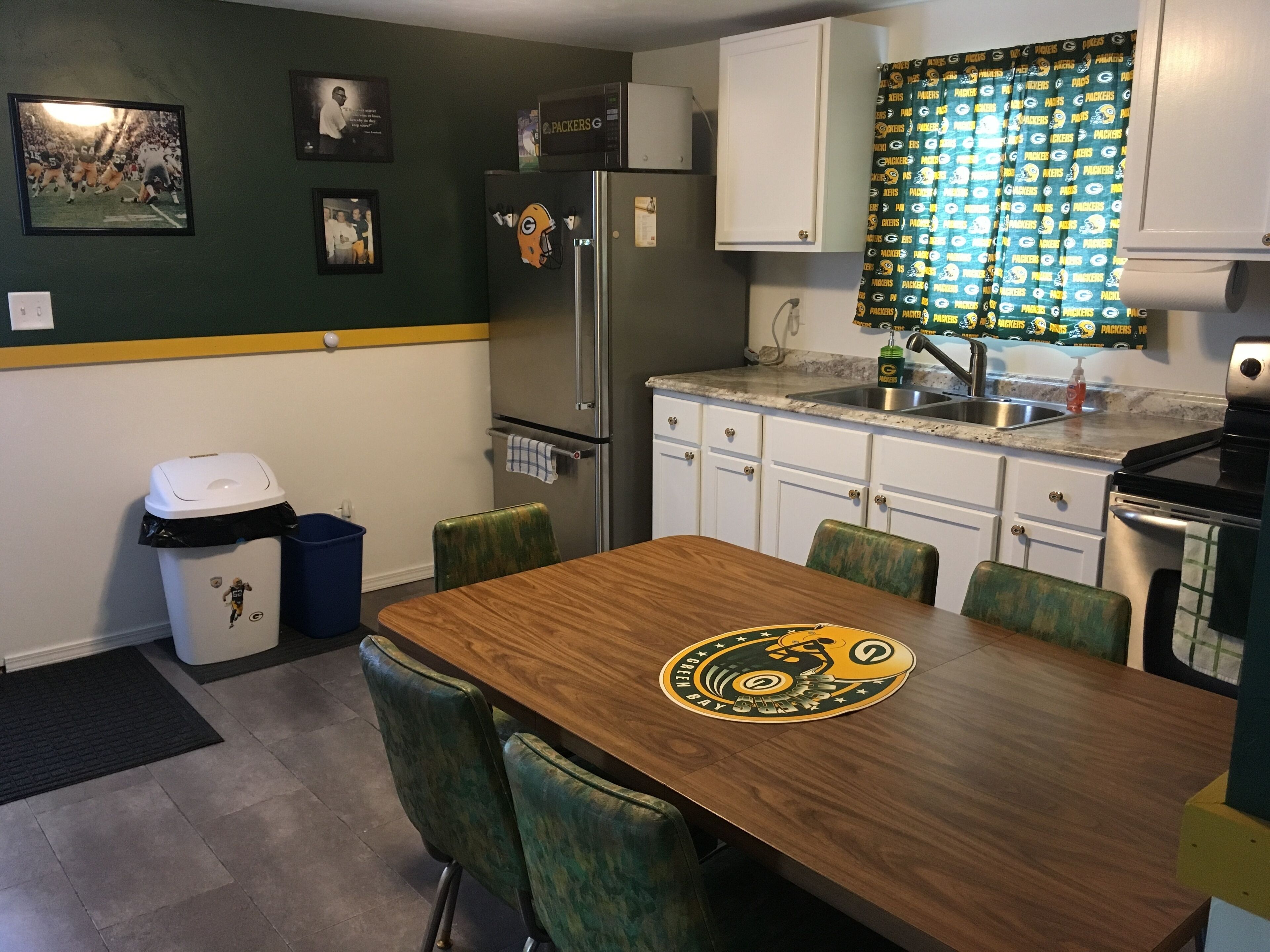 Football fun house 1 mile from Lambeau!!