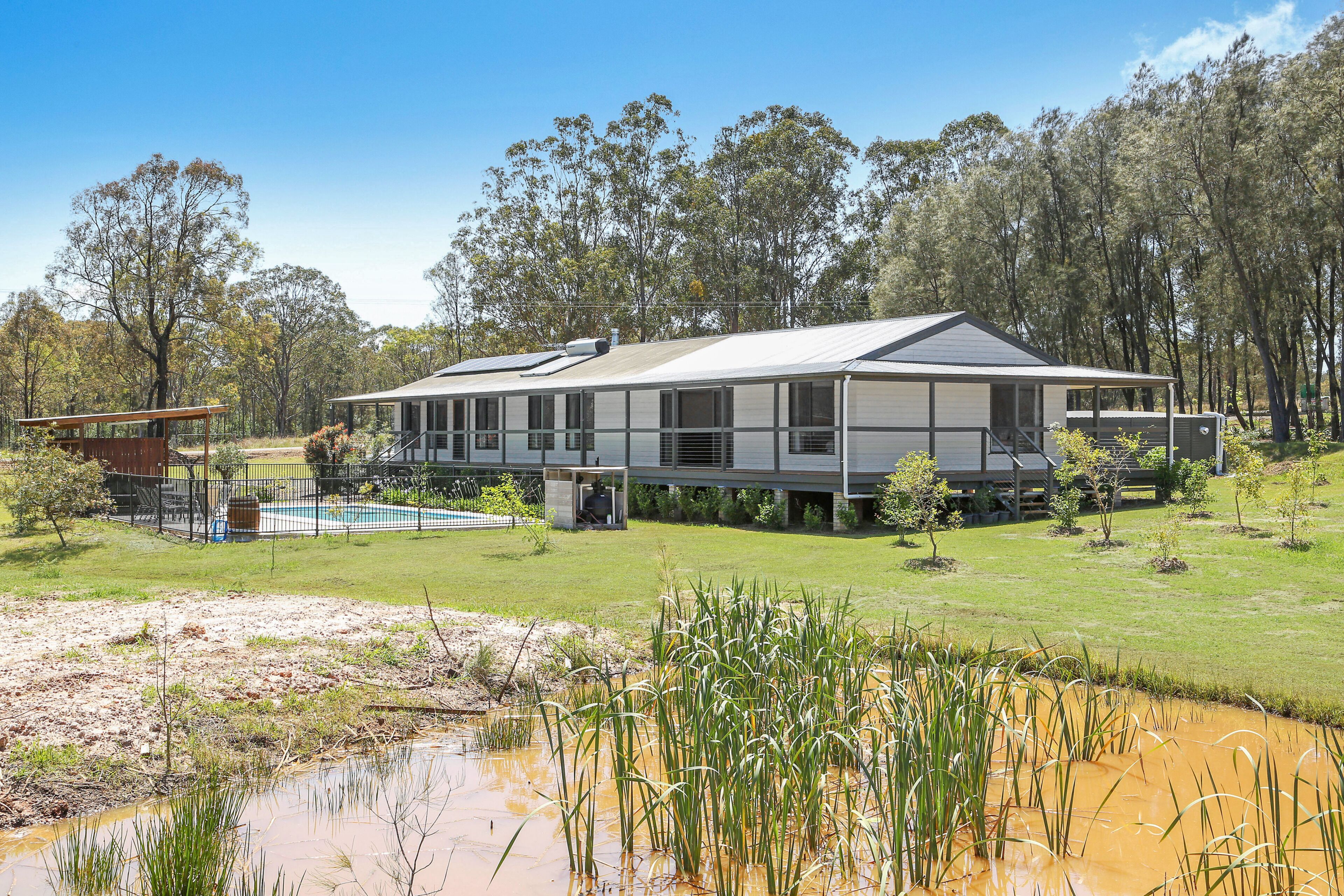 Casa Sangiovese Pokolbin 6 bedroom 5bathroom home with private pool. — image 6