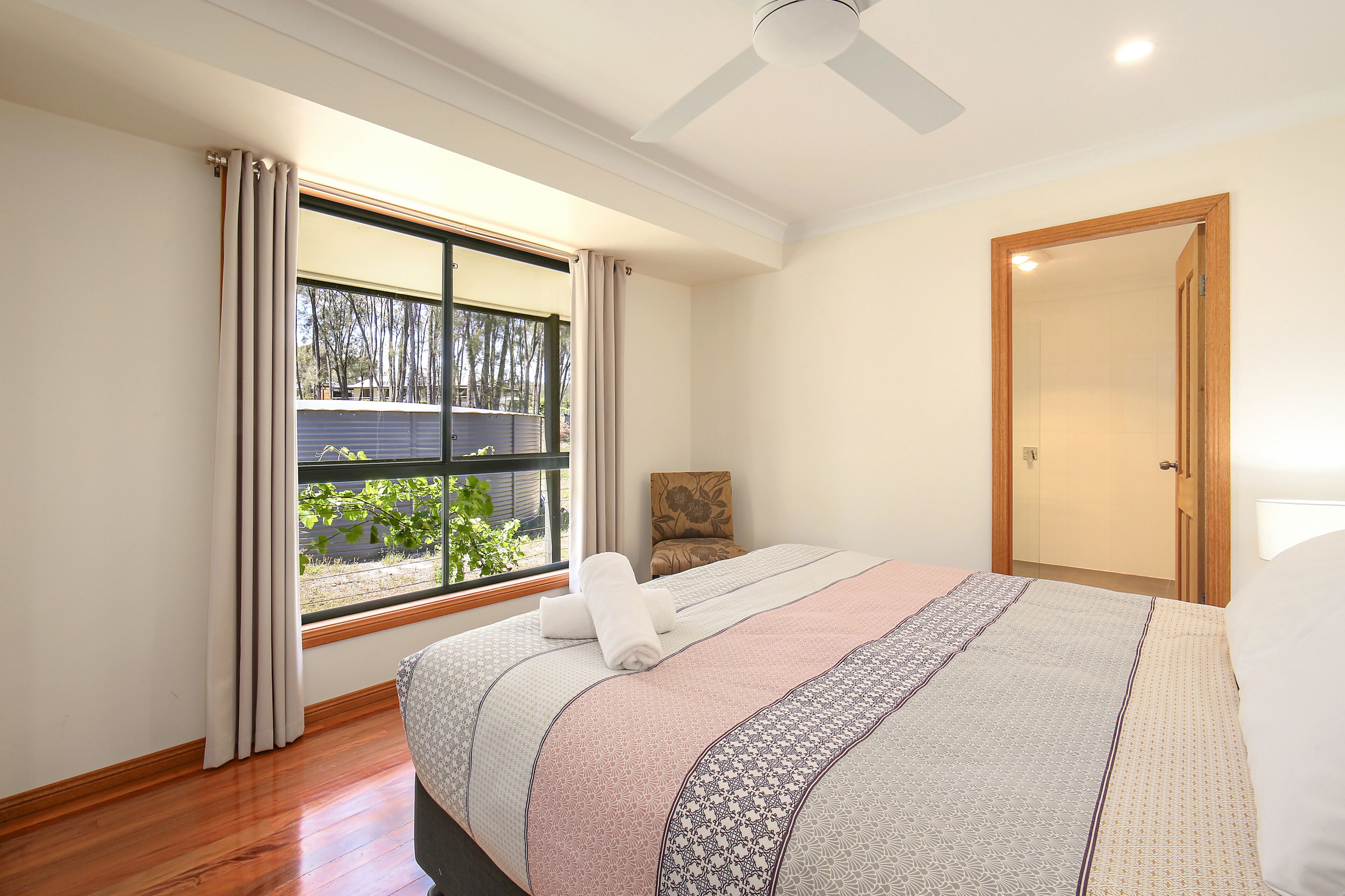 Casa Sangiovese Pokolbin 6 bedroom 5bathroom home with private pool. — image 18