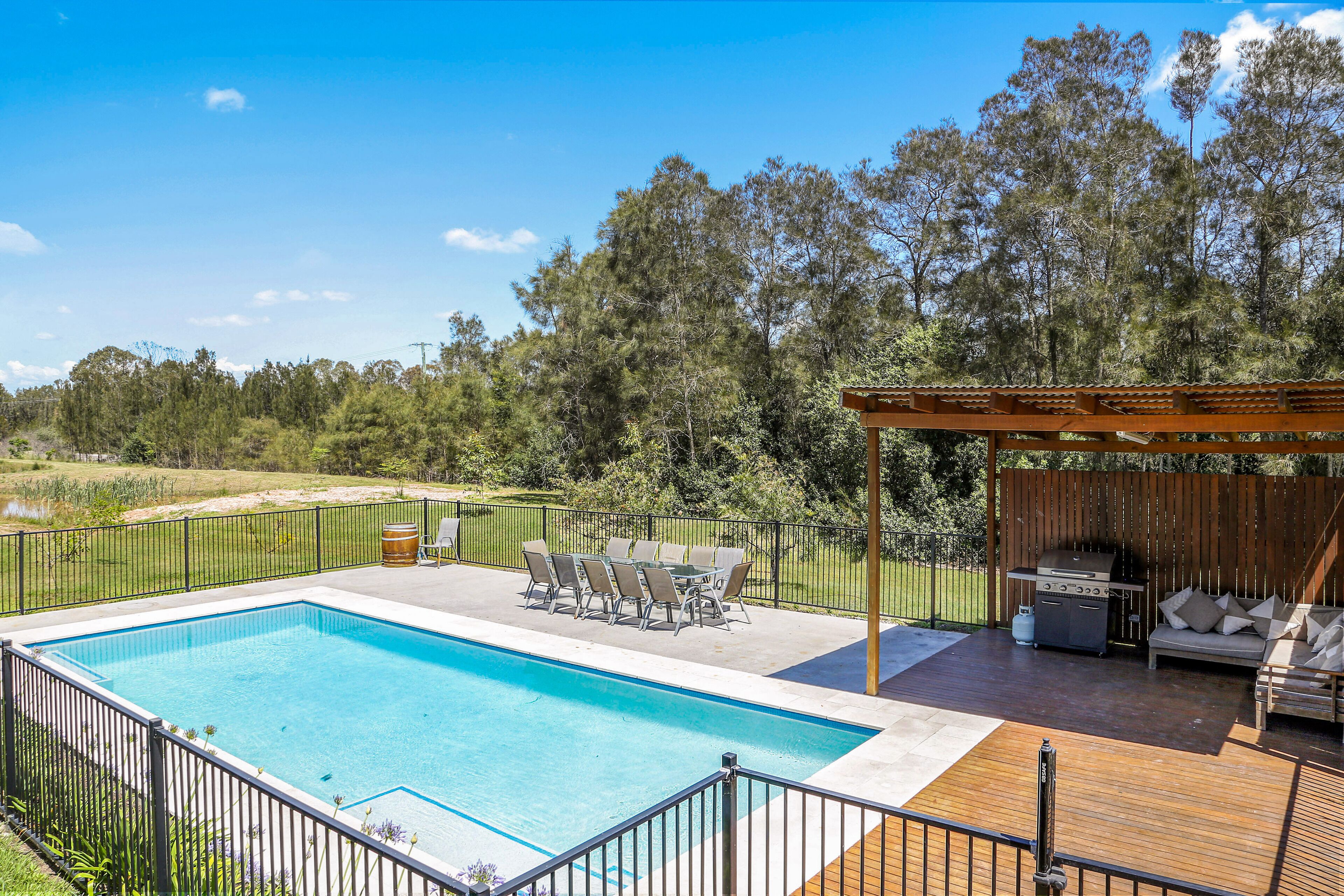 Casa Sangiovese Pokolbin 6 bedroom 5bathroom home with private pool. — image 7