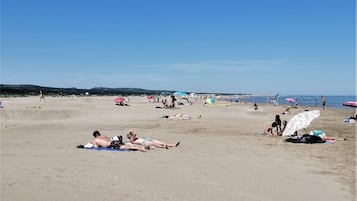 Beach nearby, beach towels