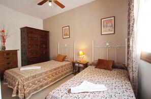 2 quartos, ferros/tábuas de passar roupa, Wi-Fi de cortesia