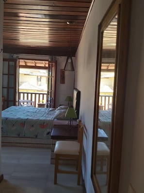 4 bedrooms, travel cot, free WiFi
