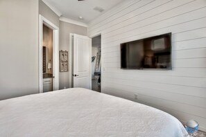 5 bedrooms, iron/ironing board, travel crib, free WiFi