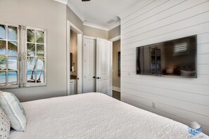 5 bedrooms, iron/ironing board, travel cot, WiFi - 🩴☀️ Silver Sands | Golf Cart | Heated Pool* | Game Room | Free Tiki Cruise and More! (Miramar Beach)