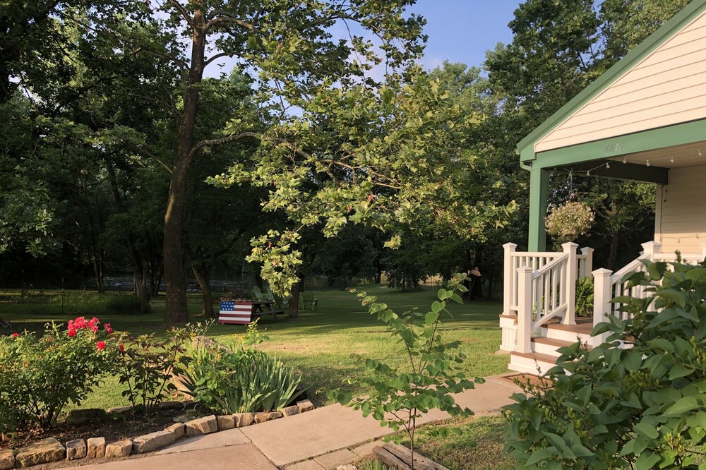 The Sanctuary is quiet and private minutes to Derby and Wichita.