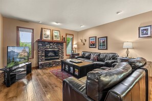 TV, fireplace, DVD player - Mountain Harbor Hideaway | 3 Bed, 2.5 Bath (Whitefish)