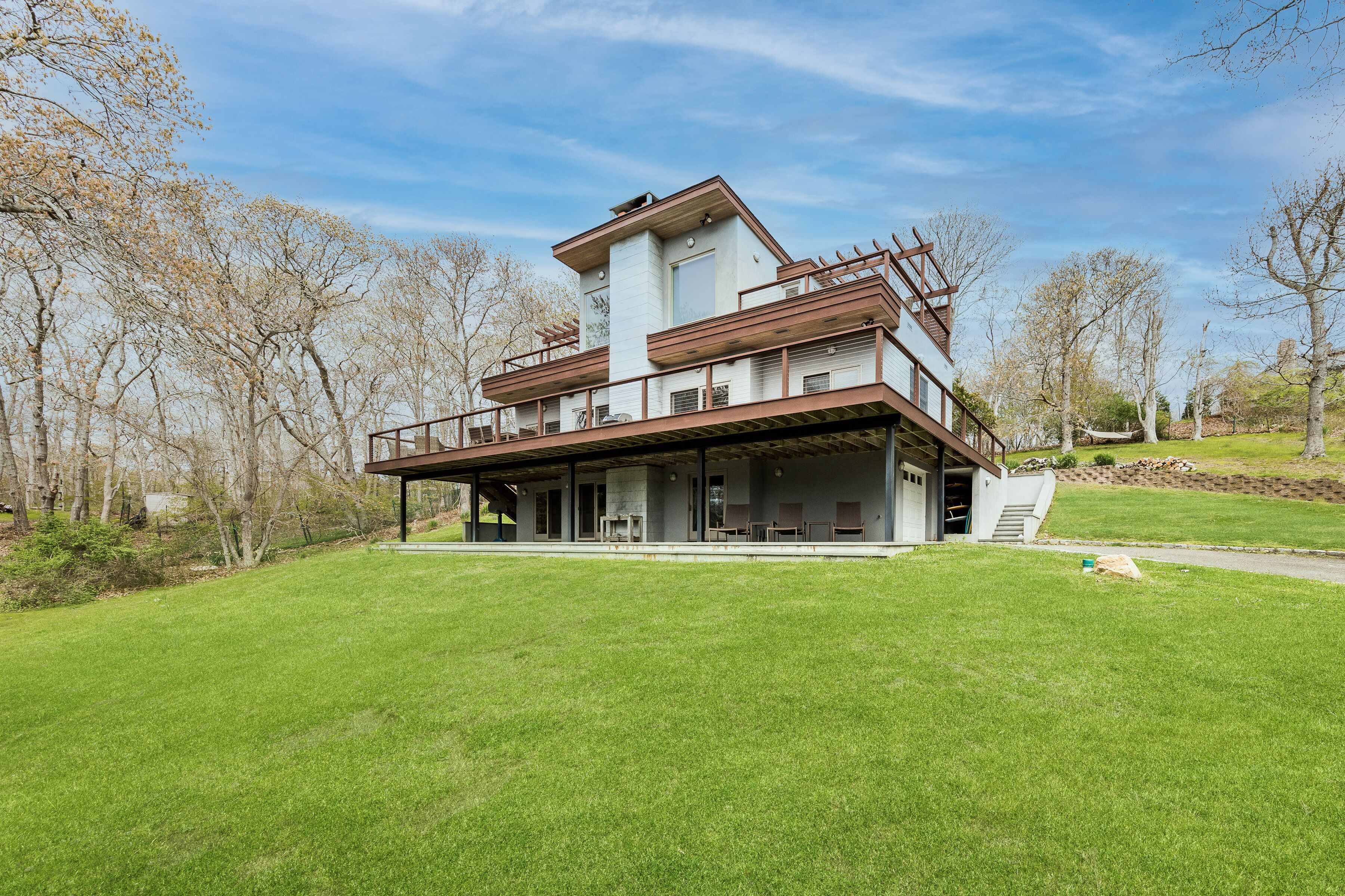 Luxury Montauk Oceanview Beach Home with Heated Pool, Steps to Ocean 