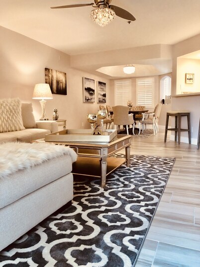 NEW! STUNNING 2 BD 2 BA RESORT STYLE CONDO IN THE AZ BILTMORE. MTN VIEWS!