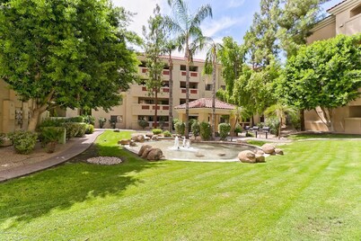 NEW! STUNNING 2 BD 2 BA RESORT STYLE CONDO IN THE AZ BILTMORE. MTN VIEWS!