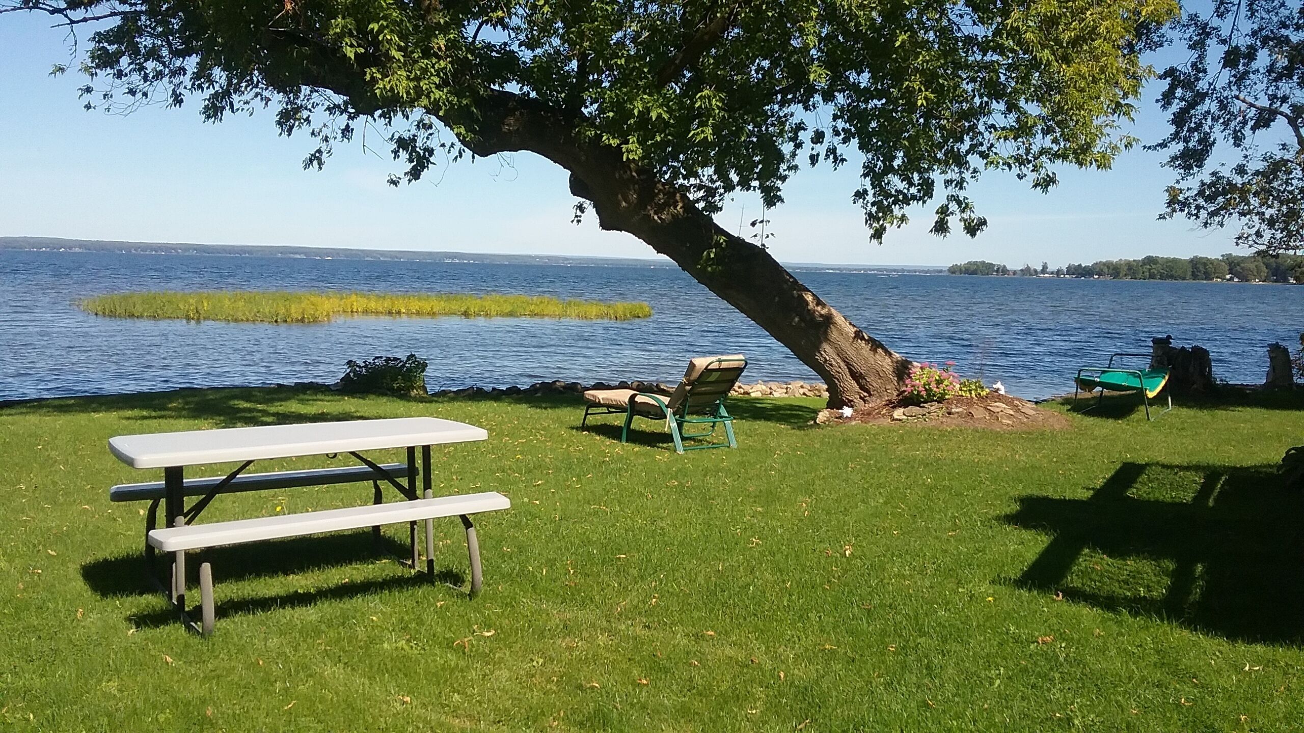 Hidden Gem - Oneida Lakefront Home - Relax and Enjoy the stunning lake views!