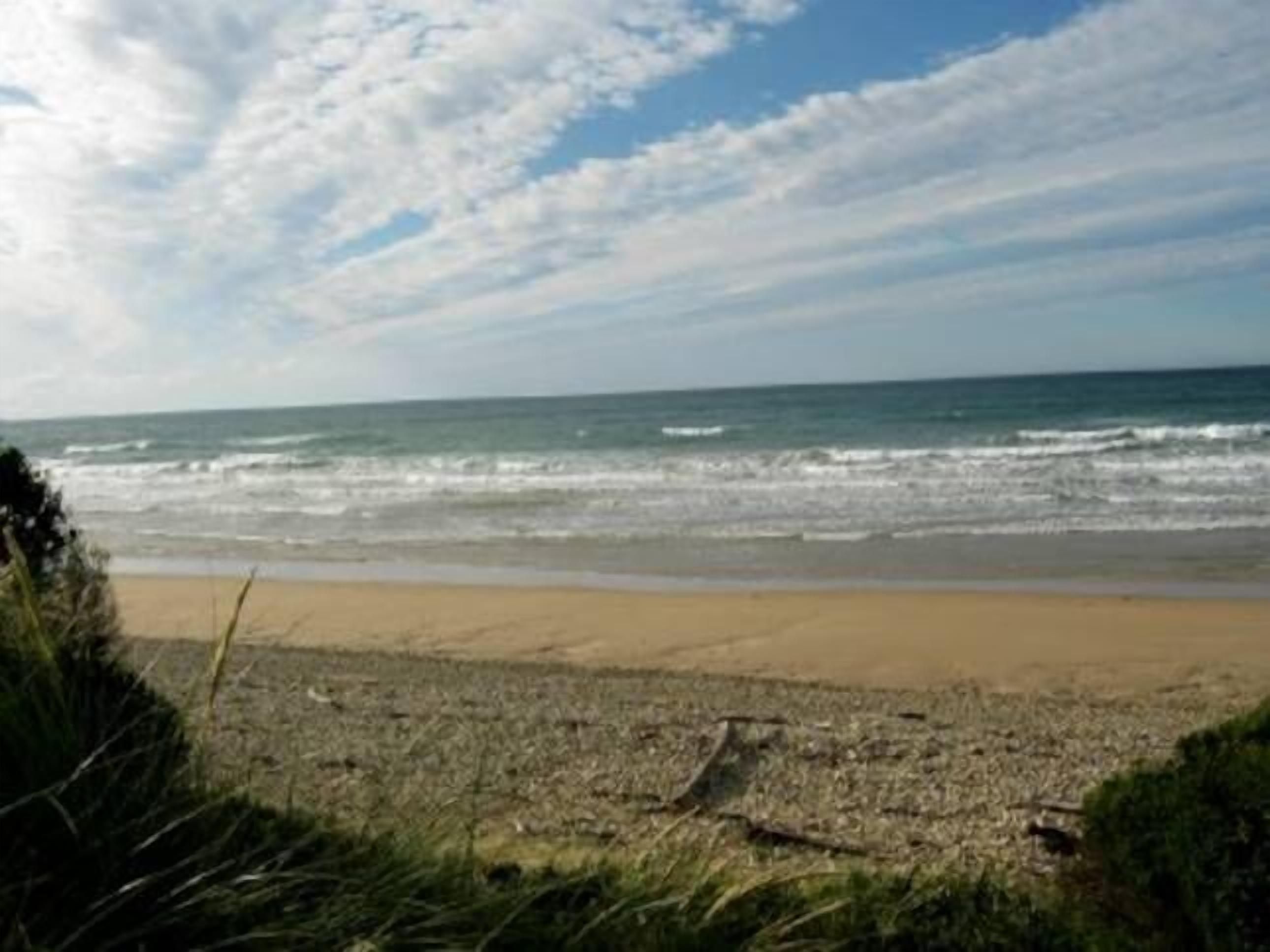 Ultimate beachfront beach house — image 27