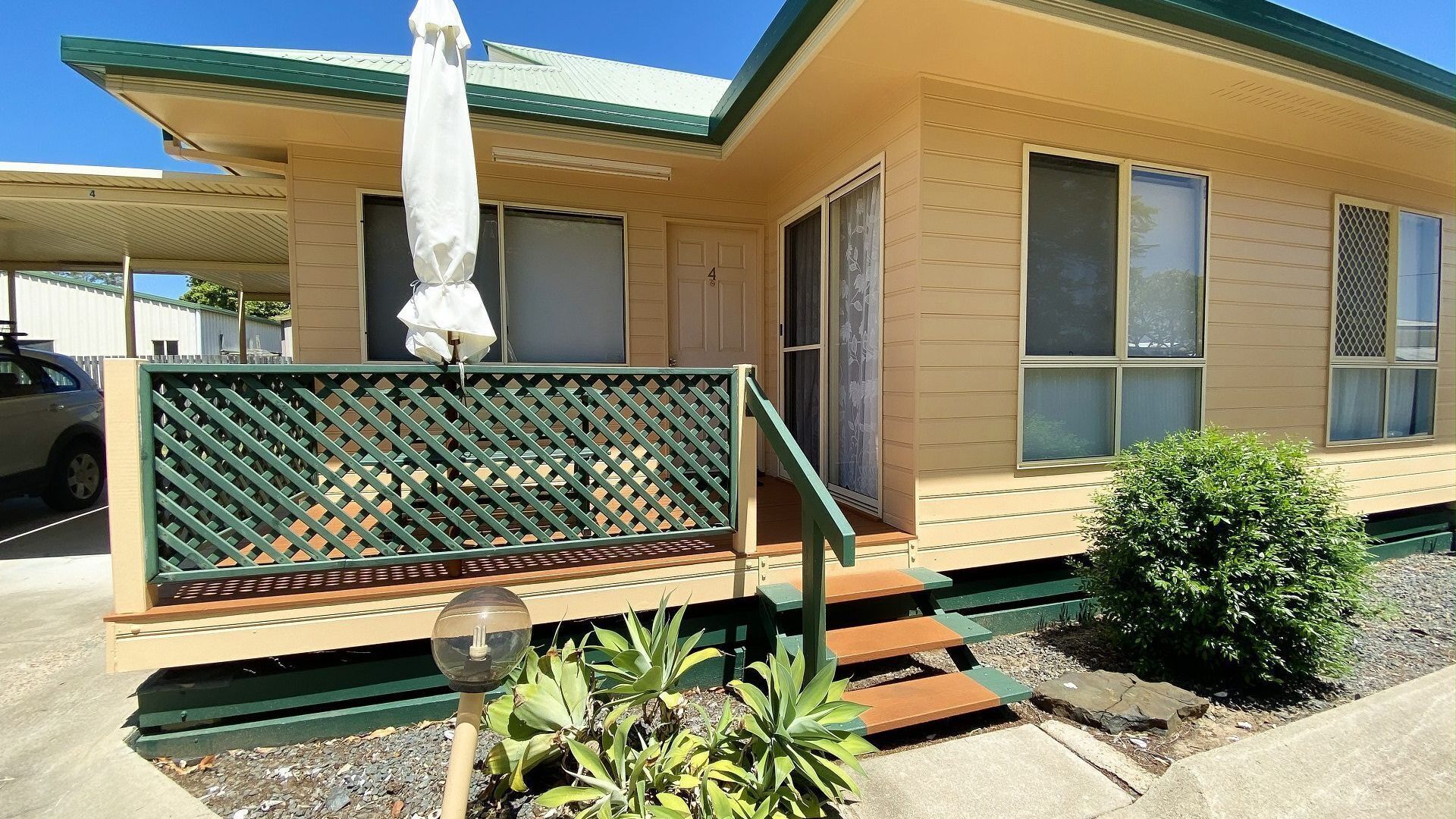 San Marco Villa 4 - Burrum Heads- Beachfront- 2BR - Pool- Aircon