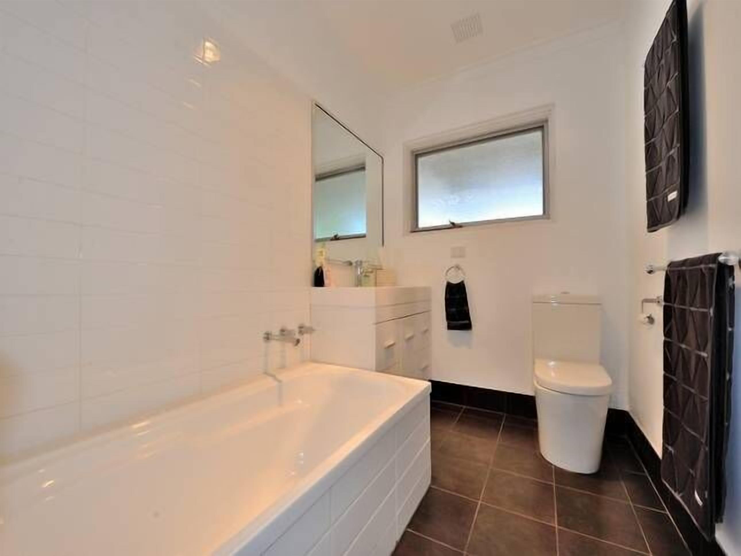 Warnbro Holiday Home — image 11