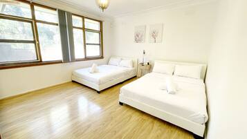 3 bedrooms, iron/ironing board, WiFi, bed sheets