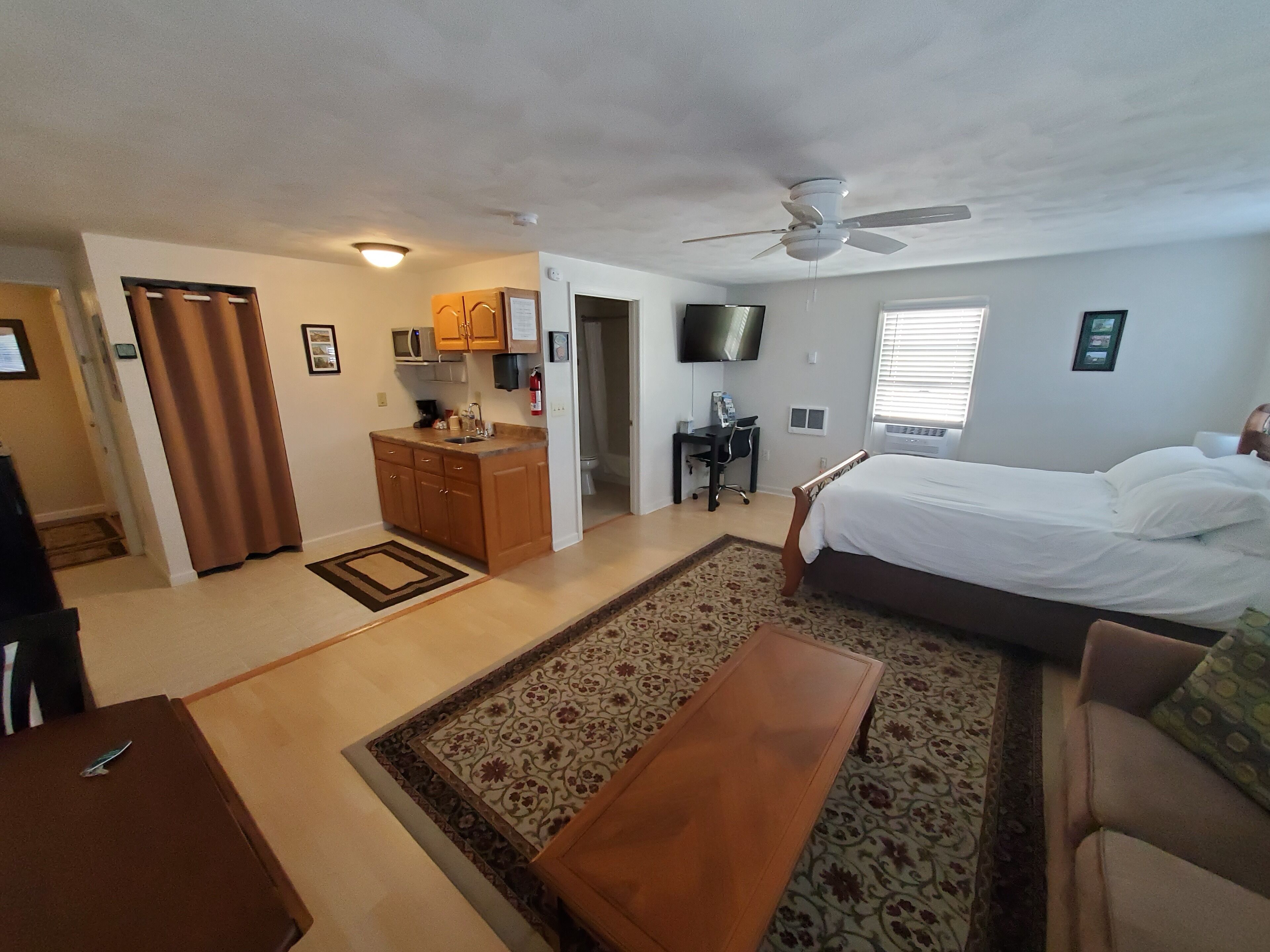 Efficiency Apartment in New Castle, Virginia Convenient to the Appalachian Trail