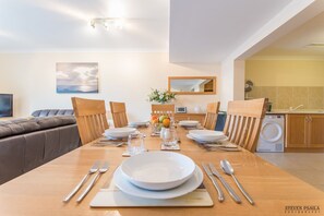 Dining - Luxury Apartment 3 Bed-3 Bathrooms with Balcony, Pool, Seawiew (Il-Mellieha)