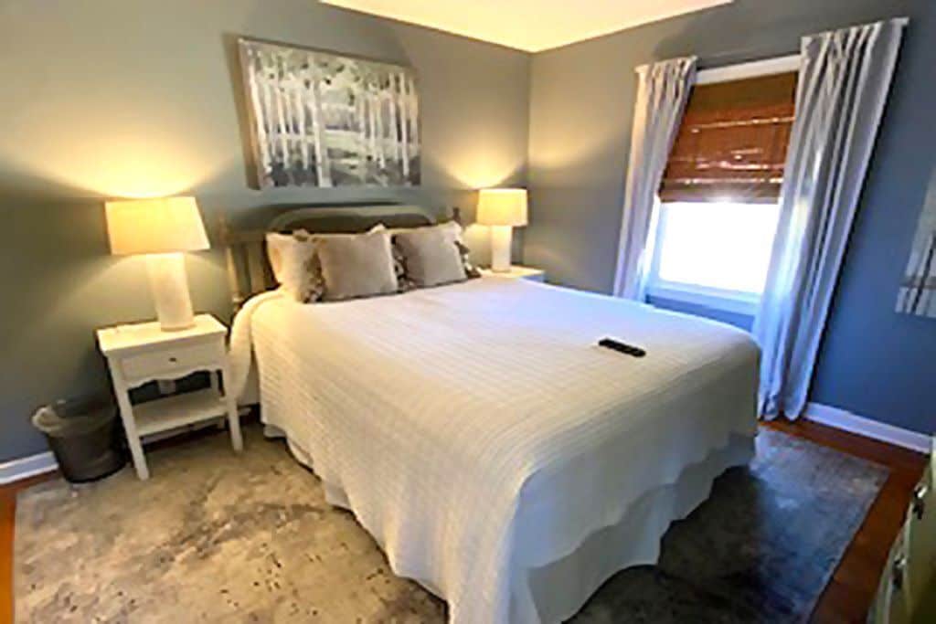 2 bedrooms, desk, iron/ironing board, free WiFi