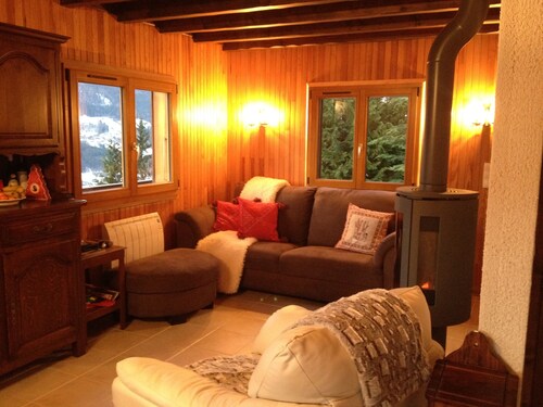 Chalet avec 3 chambres à coucher près de Samoëns. Vues spectaculaires.