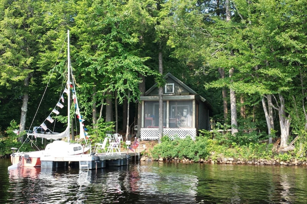 Cozy Waterfront Cabin on Cranberry Lake