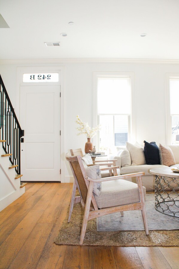 Interior - Guesthouse Charleston: WEST (242 B & C) (Charleston)