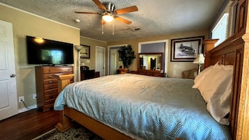 2 Schlafzimmer, Schreibtisch, Bügeleisen/Bügelbrett, Reisekinderbett