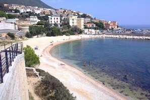 Beach - Calagonone: House with character (Calagonone)