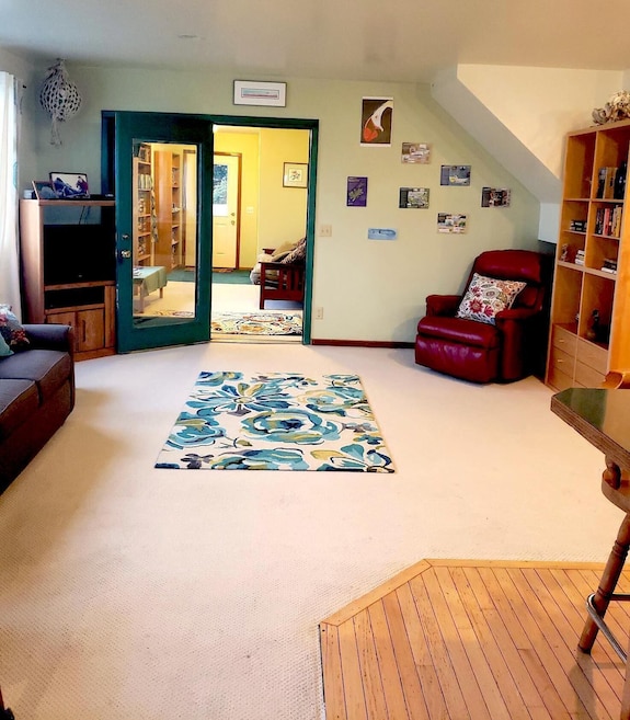 Spring Sale! March And April Savings. Visit Our Cozy, Ocean-view Home - Kodiak, AK