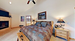 4 slaapkamers, een bureau, een strijkplank/strijkijzer, reisbedje