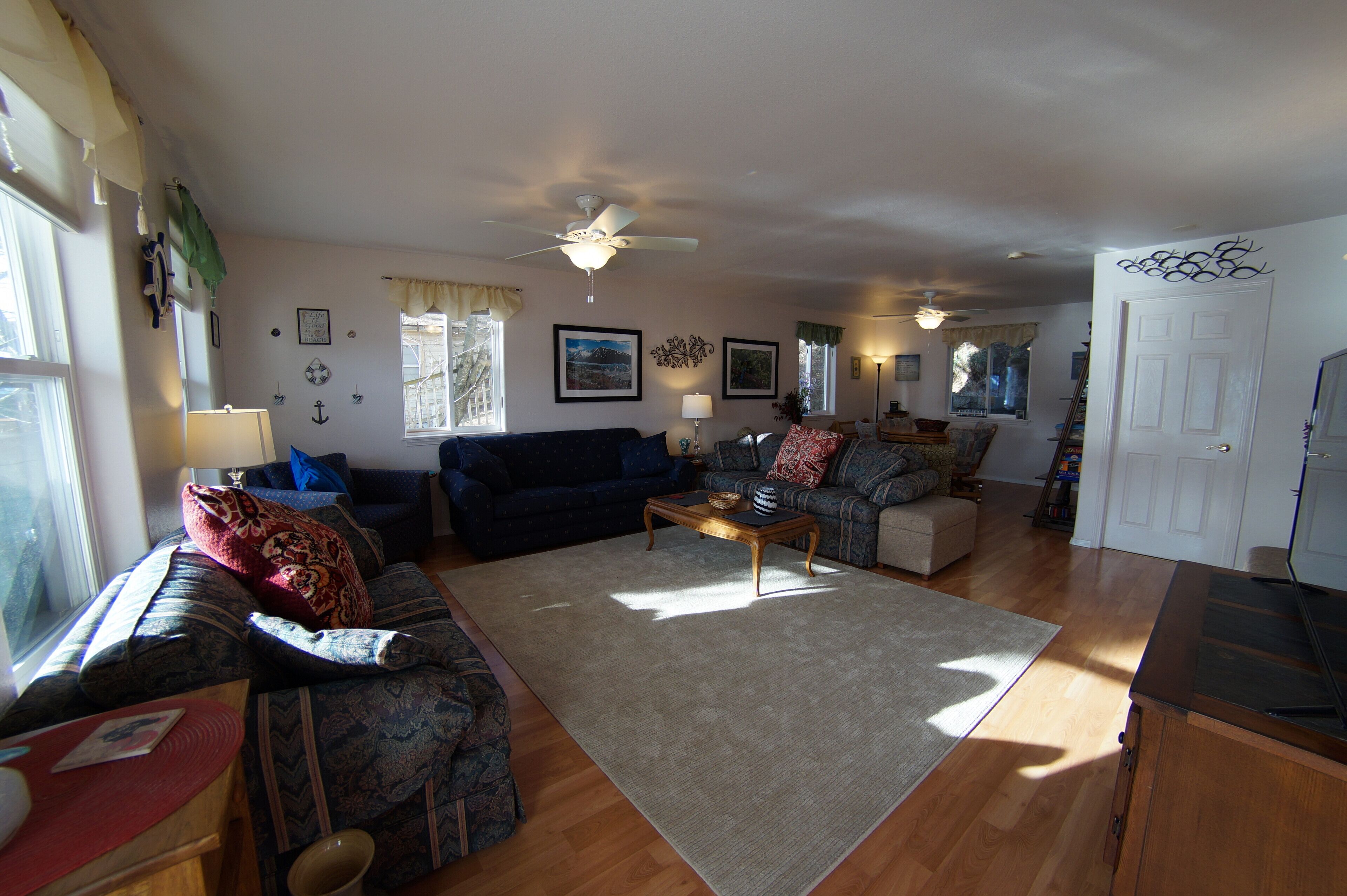 Idaho Lake Retreat - Home on Lake Coeur d' Alene!