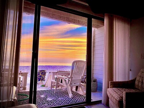 SPECIALS!!!! Best view! Best bed! Best amenities! want the best, stay at 120 PCV