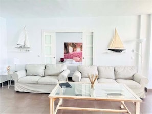 TV