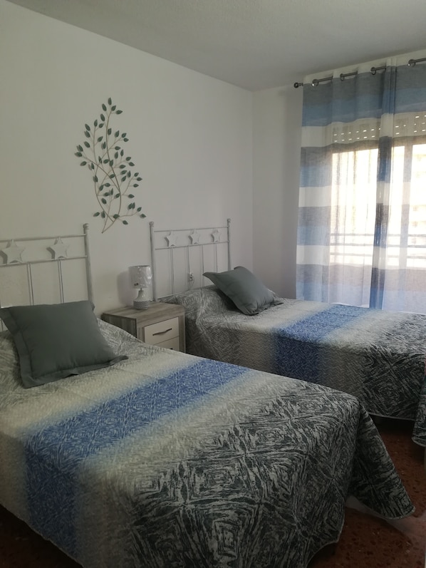 2 bedrooms, iron/ironing board, WiFi, bed sheets