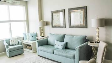 Televisión, reproductor de DVD y libros