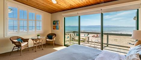 6 bedrooms, iron/ironing board, travel cot, free WiFi