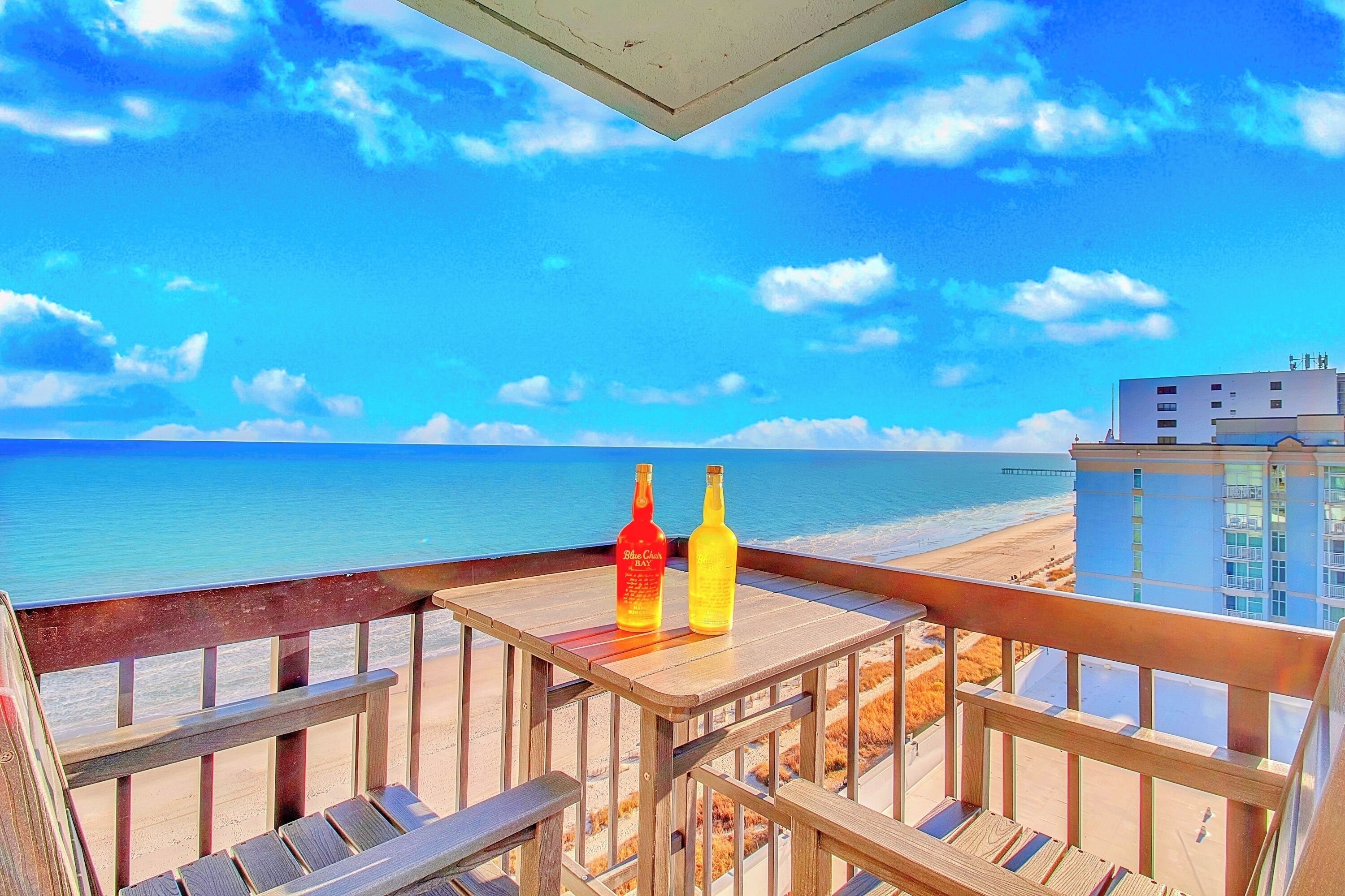 WOW HUGE WRAP AROUND OCEANFRONT BALCONY/PINNACLE/CORNER/TOP