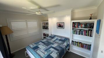 4 bedrooms, iron/ironing board, travel cot, free WiFi