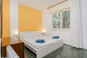 3 chambres, lit parapluie, Wi-Fi, draps fournis