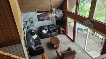 Smart-TV, peis, DVD-spiller og filmbibliotek