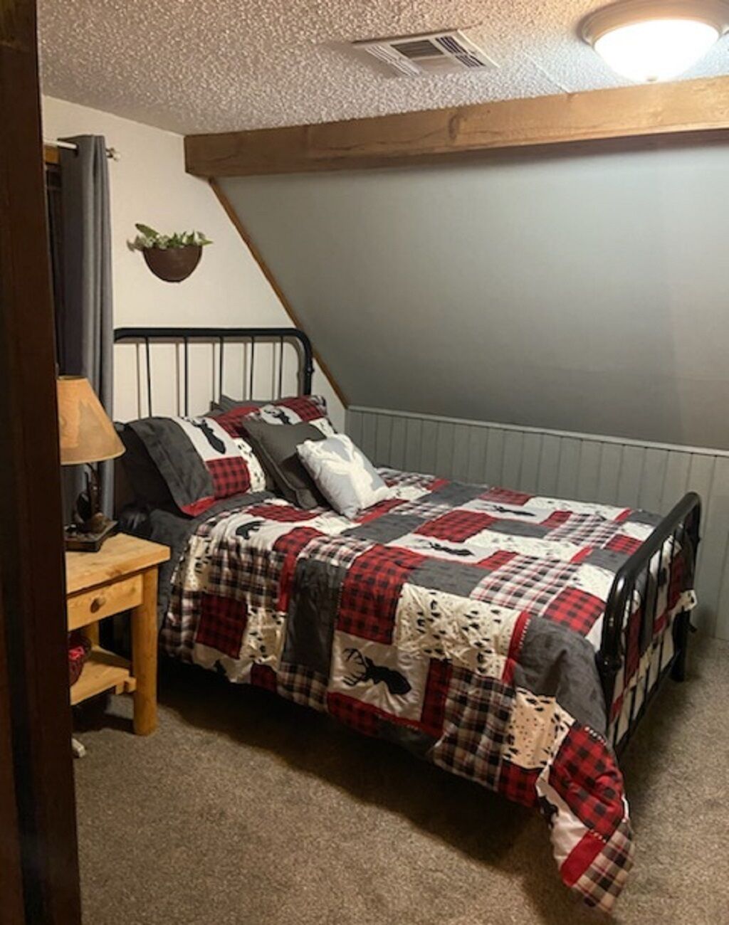 The Moonlight Bay Chalet has Picture Perfect Water views