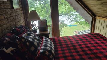 2 soverom, strykejern/-brett, wi-fi (inkludert) og sengetøy