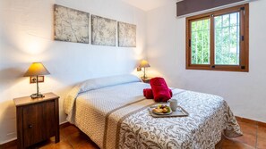 4 camere, una cassaforte in camera, ferro/asse da stiro, Wi-Fi gratuito