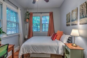 1 chambre, bureau, fer et planche à repasser, Wi-Fi gratuit