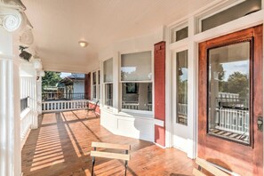 Terrace/patio - Cozy Vintage Stay | Central Spot | near Beale St (Memphis)