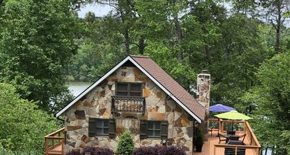 Lake life at our 4 BR on Lake Hartwell near Clemson University and Anderson, SC