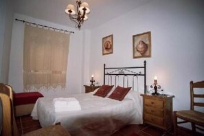 4 chambres, fer et planche Ă repasser, lit parapluie, Wi-Fi