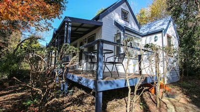 AUTUMN LEAF COTTAGE 1: Harrietville